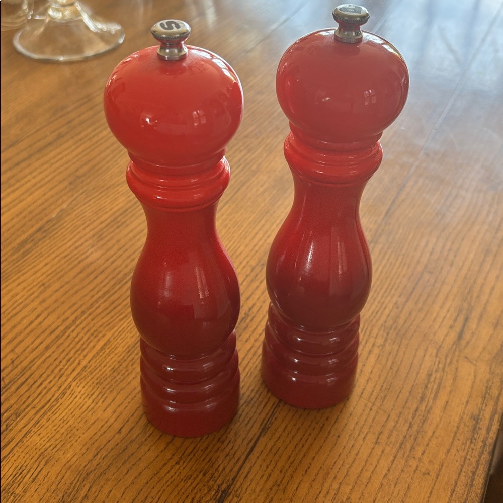 Le Creuset Red Salt and Pepper Mill Set
